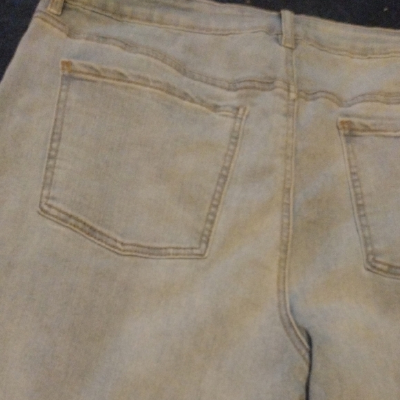 Women's Distressed Straight Leg Jeans in Light Gray​ - Picture 3 of 9